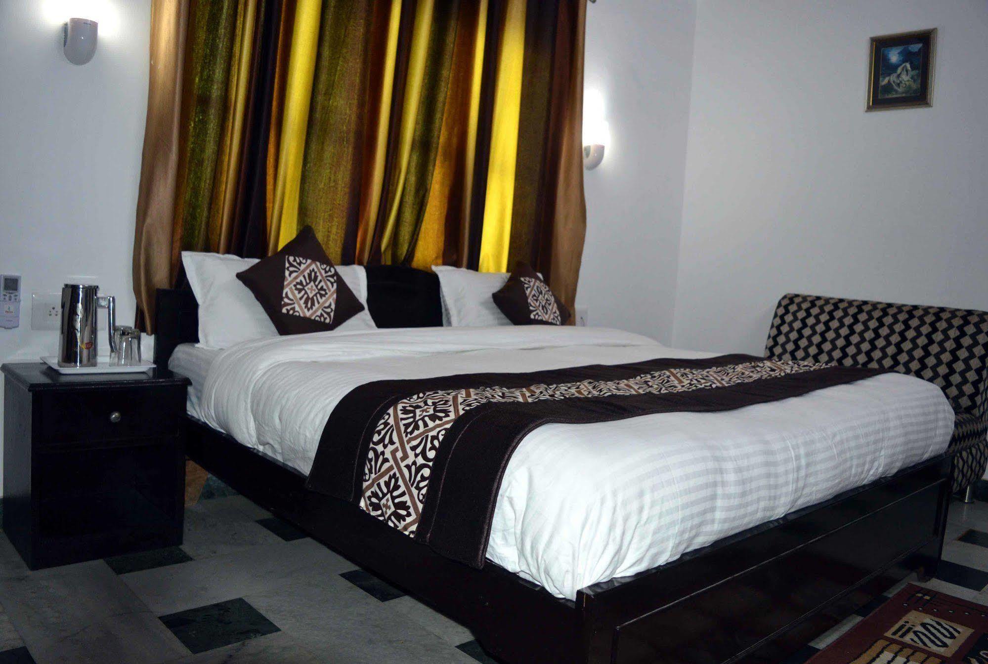 Hotel Priya Agra  Exteriér fotografie